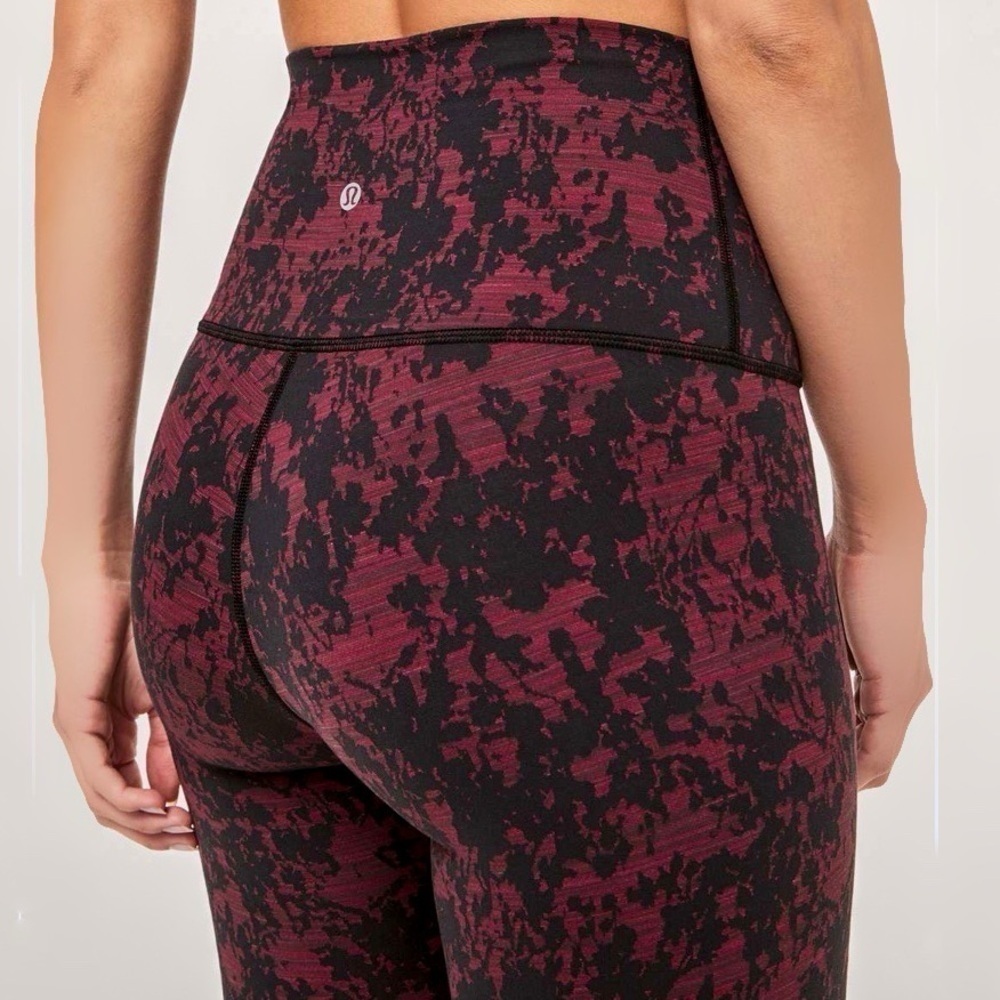Lululemon x Barry’s Wunder Under Super Hi-Rise Tight - Picture 2 of 6